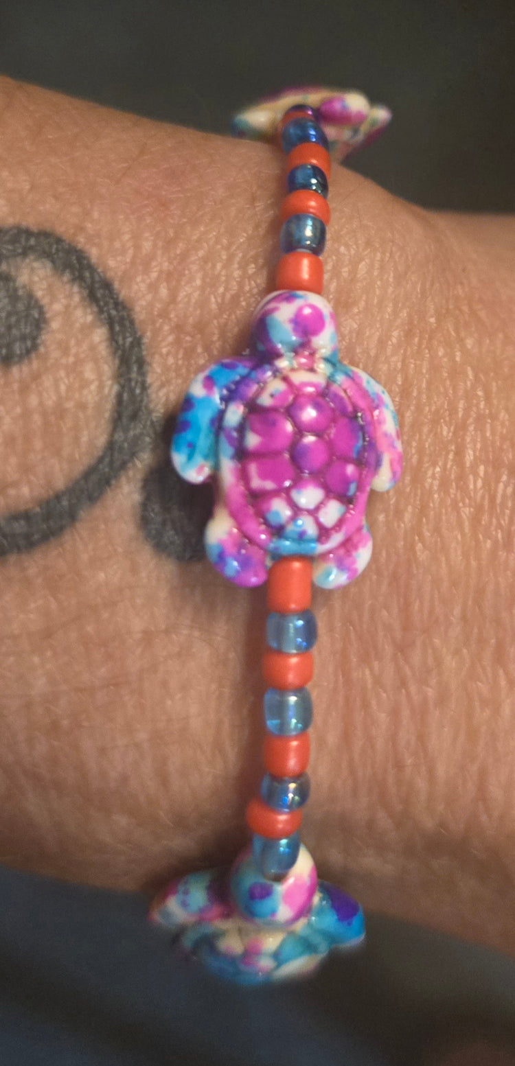 Tie dye pink and blue turtle charm bracelet