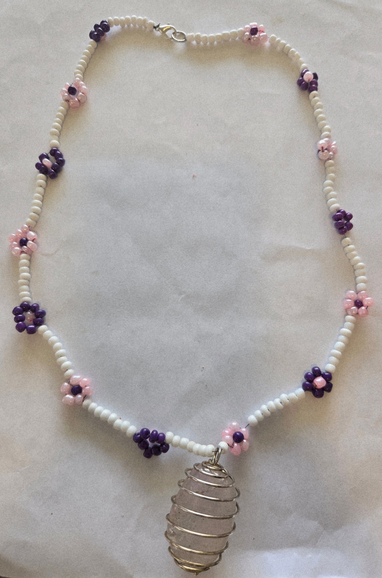Rope style daisy chain silver metal crystal holder and clear quartz