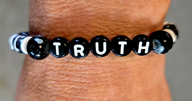 TRUTH black and white beaded bracelet