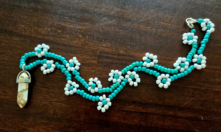 Rope style daisy chain with crystal pendant