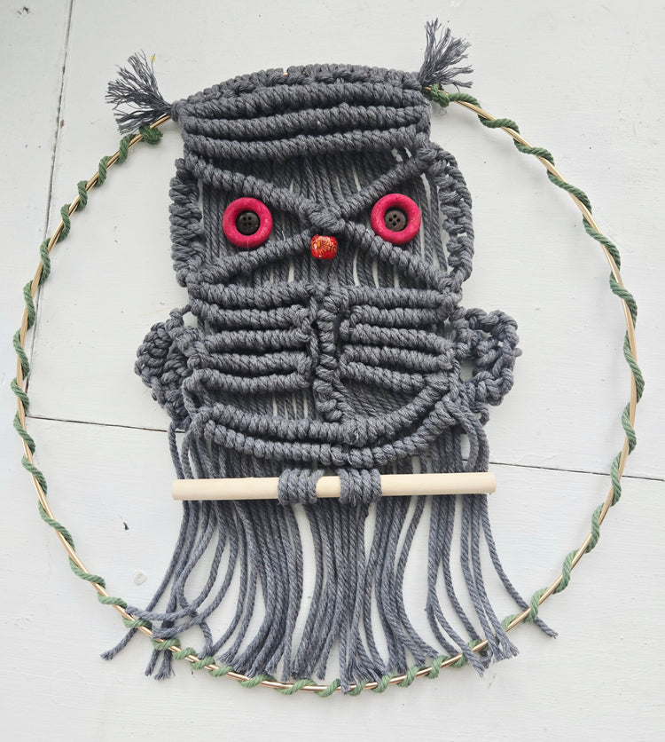 Retro 70s Grey macrame owl