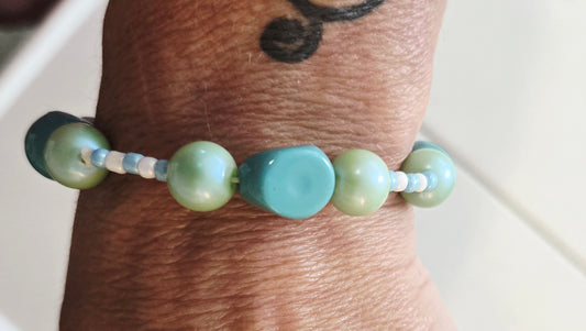 Blue and turquoise colored beaded bracelet