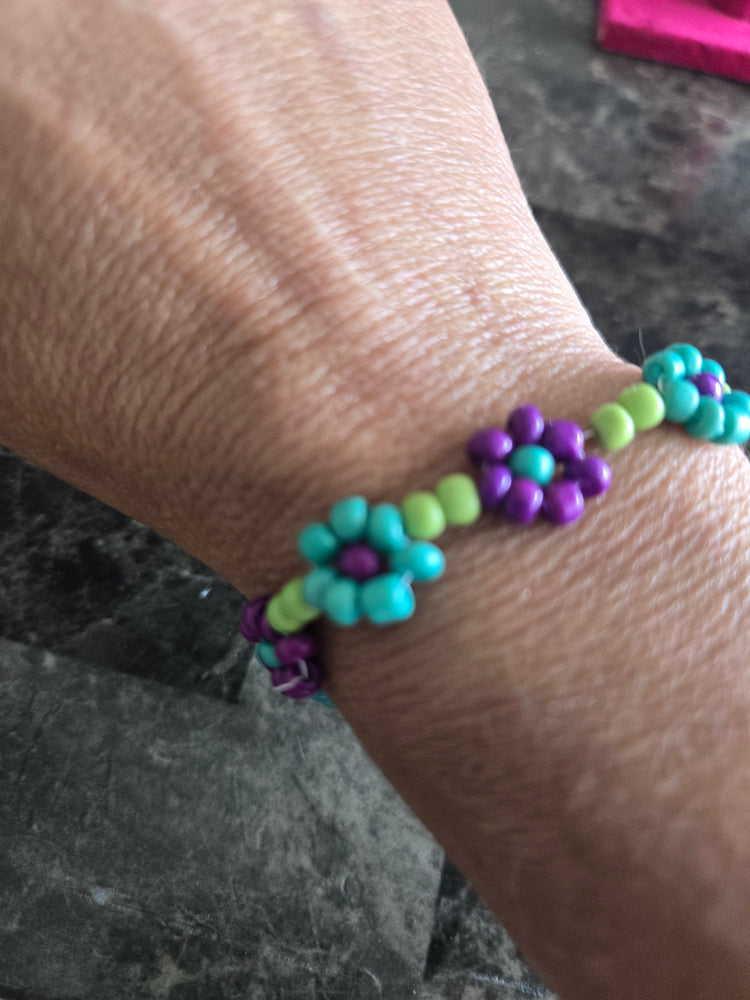 Rope stlye daisy chain bracelet