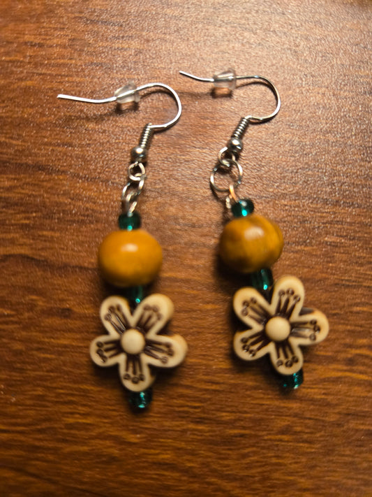 Wood flower and green beaded earrings