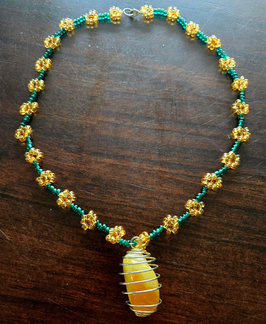 Rope style daisy chain with crystal and holder