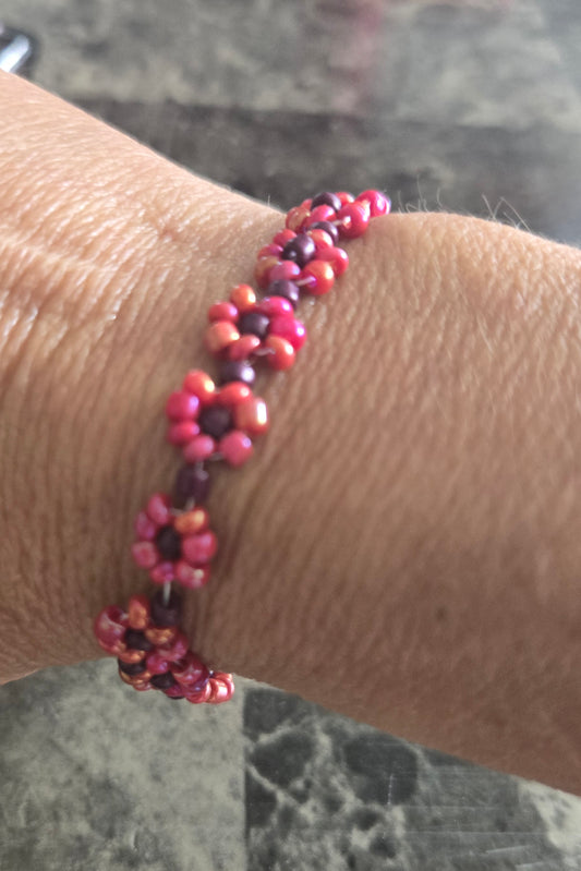Dark pink daisy chain bracelet