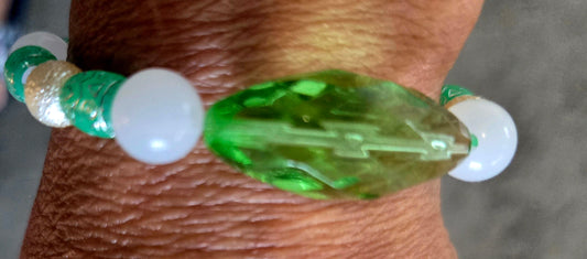 Green crystal with cream and white beads