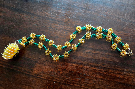 Rope style daisy chain with crystal and holder